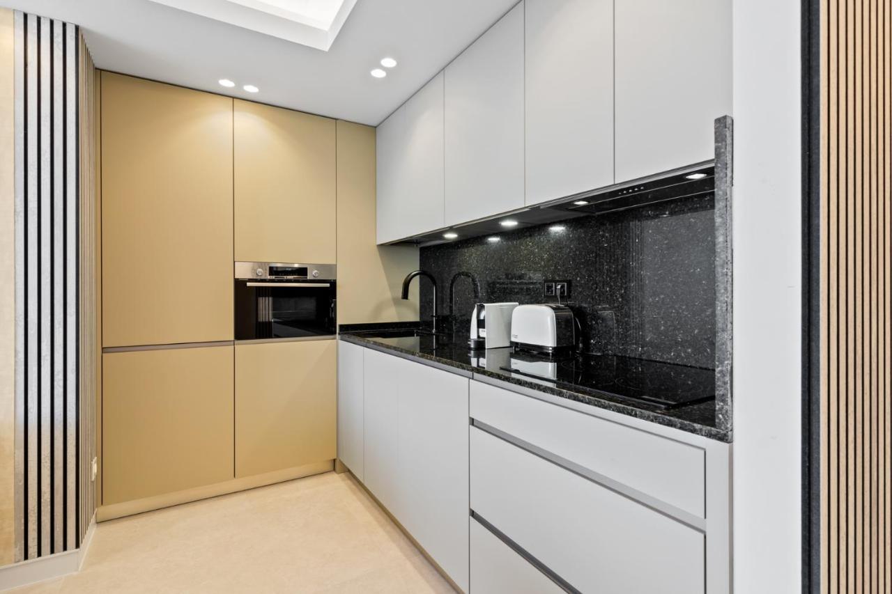 Fully Renovated Frontline Flat Apartment Marbella Exterior photo