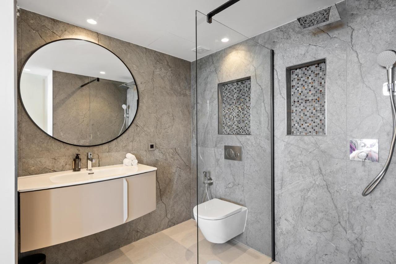Fully Renovated Frontline Flat Apartment Marbella Exterior photo